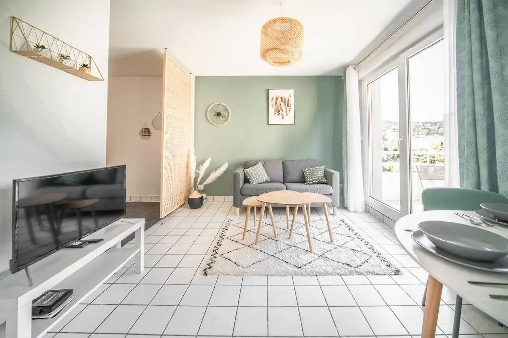 Apartment L'Amadeo - T2 Centre-Ville & Parking Clermont-Ferrand